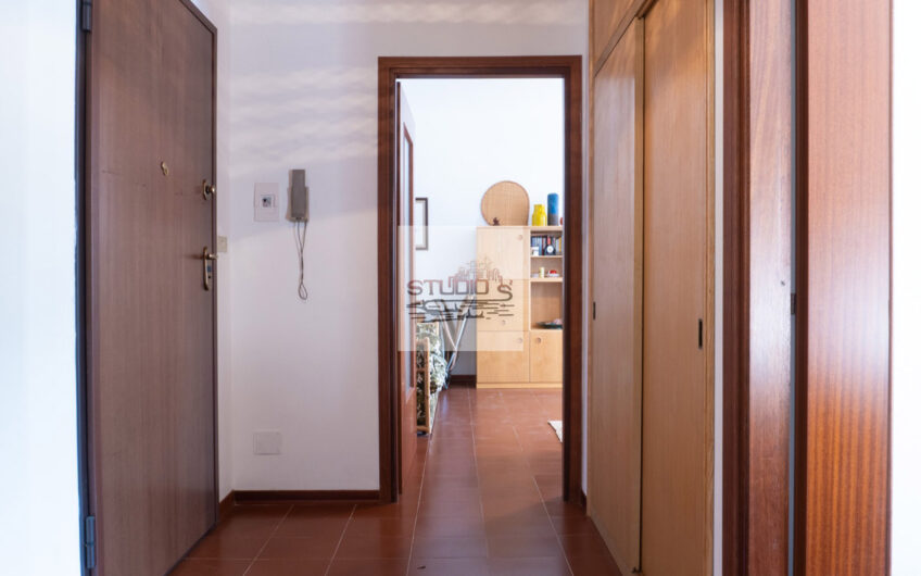 SANTO STEFANO AL MARE – Bilocale con balcone vivibile in contesto elegante