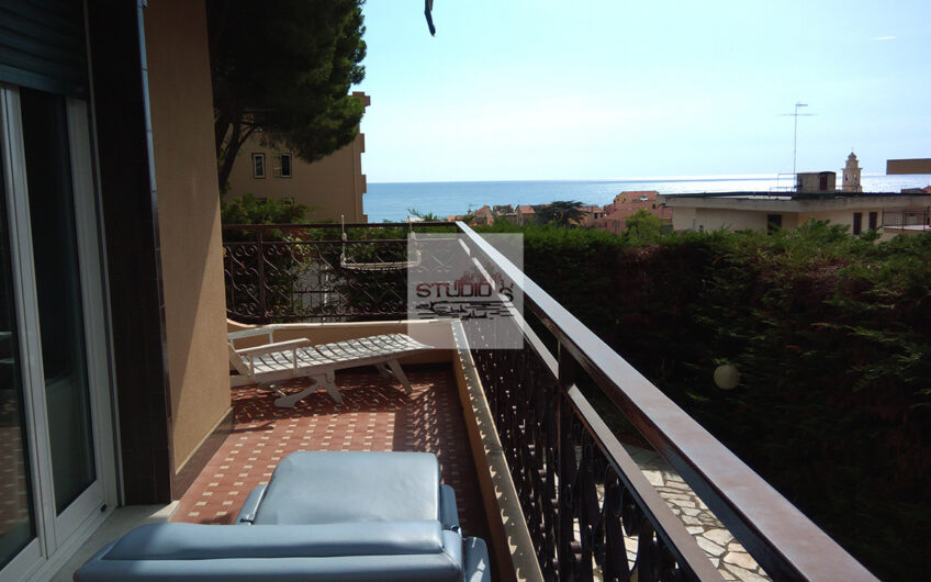 Santo Stefano al Mare – Bilocale con balcone vista mare e giardino privato, comodo alle spiagge