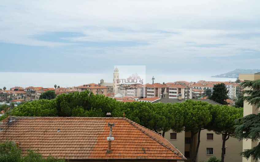Santo Stefano al Mare – Bilocale con balcone in complesso residenziale a 650 metri dal mare