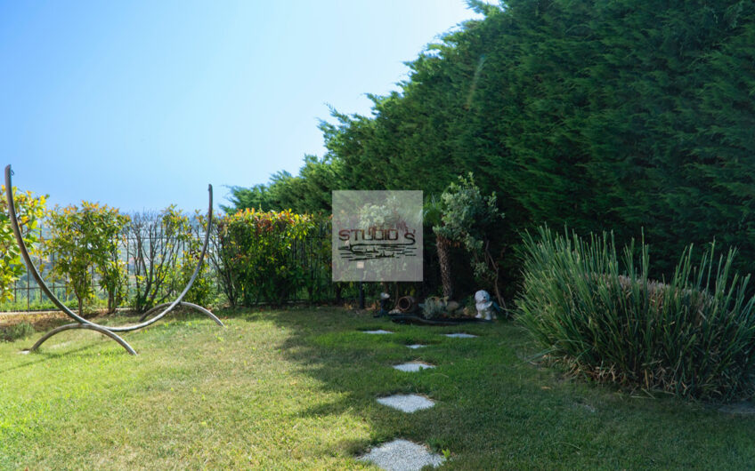 Arma di Taggia – Villa indipendente con giardino e vista mozzafiato fronte mare
